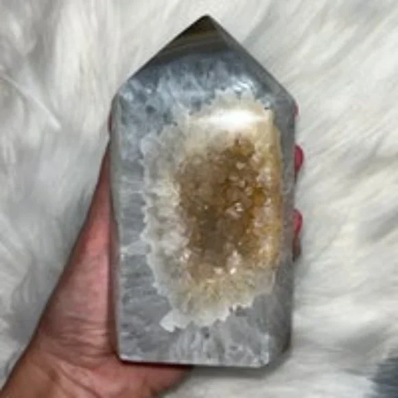 XXL Druzy Agate Tower - Picture 7 of 13